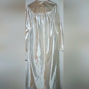 ✨️ALL WHITE SHEER GRADUATION GOWN SIZE LARGE 🫡